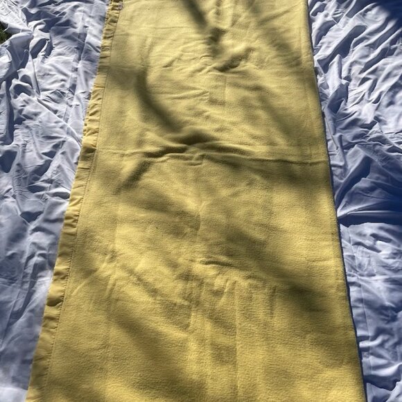 Sears Source 47 Acrylic Fleece Fuzzy Blanket Yellow Silky Edge Floral Accent Vtg - Picture 9 of 10